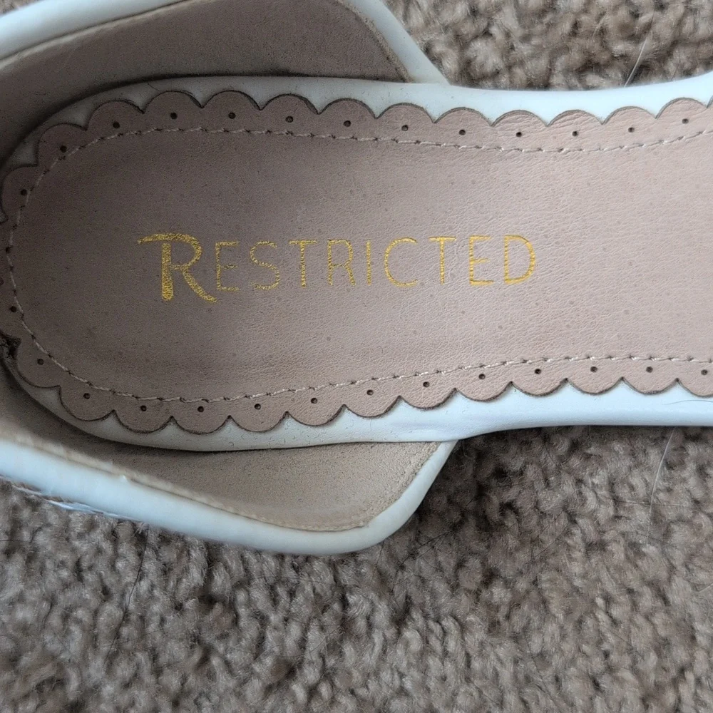 Restricted Women's Cream and Tan Patterned Flats - Picture 2 of 4